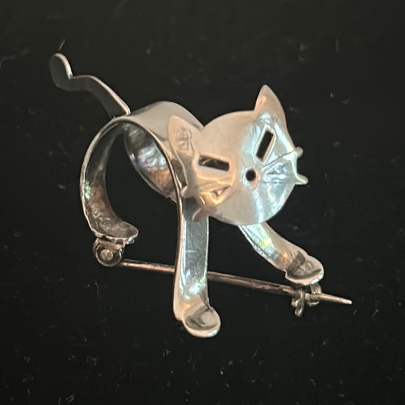 Vintage Jewelry - VTG Sterling articulated Cat Brooch